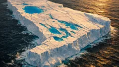 De ce pare albastru aisbergul A-23A din Antarctica și de ce e un semn îngrijorător