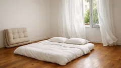 Saltea pe podea în 2026: avantaje, riscuri și reguli ca să eviți mucegaiul